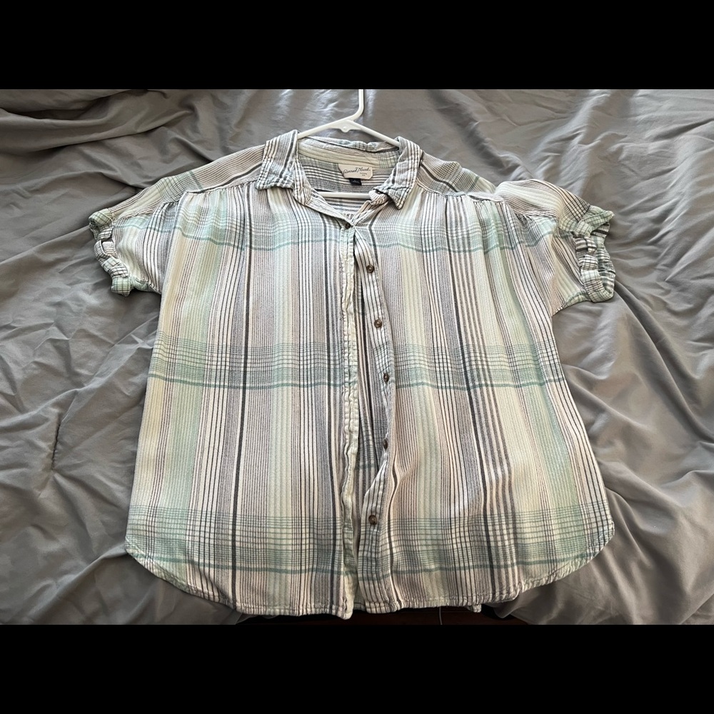 Universal Thread Short Sleeve Button Up Plaid Shirt